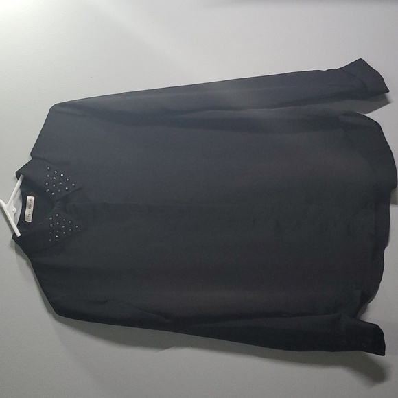Brand & Label top women's size medium black studded collar hidden button down - Picture 2 of 11